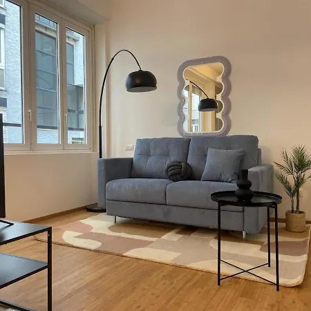 Apartamento Eleganza Milanese Near Duomo & Metro Milán