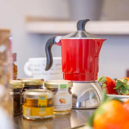 Charming & Bright Near Milan's Fashion District Apart-hotel 4*