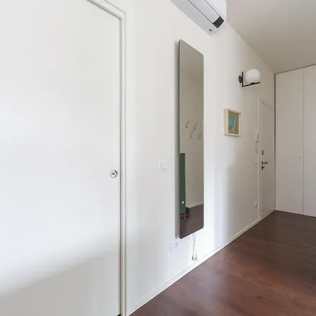 Charming & Bright Near Milan's Fashion District 4*