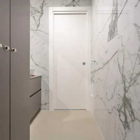 Charming & Bright Near Milan's Fashion District Apart-hotel Milão