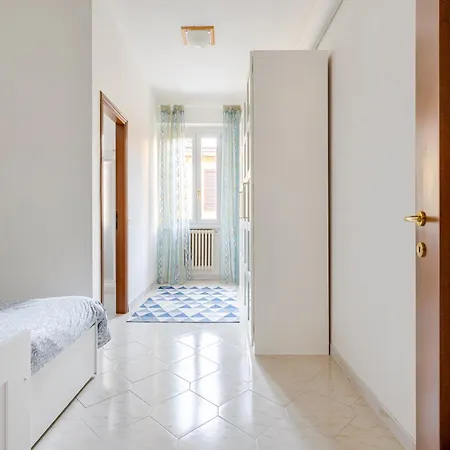 - Isola Apartmán Milán