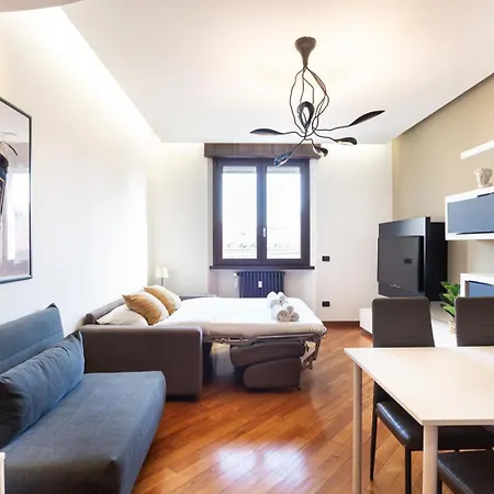 Garibaldi Station-isola-the Cubes *