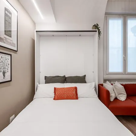 Stayeasy Sauli - 2 Bedrooms, 2 Bathrooms - Station アパート ミラノ