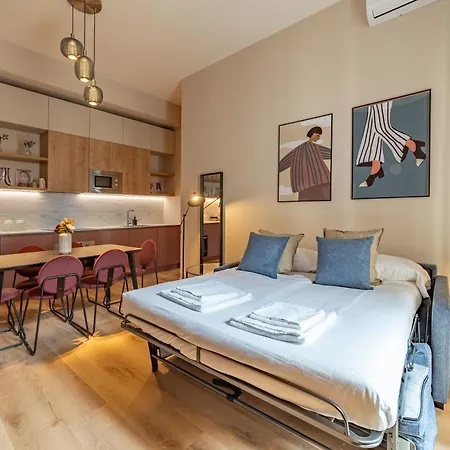 Apartmán 5' From Station, With 2 Bedrooms Milán
