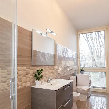 Honey Exclusive - Train Station - Near Center Apartment *