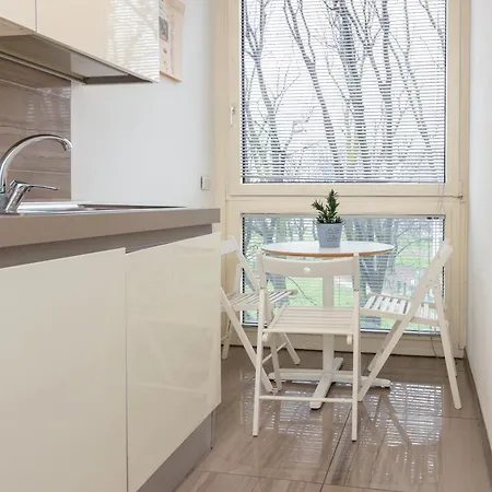 Honey Exclusive - Train Station - Near Center Apartment