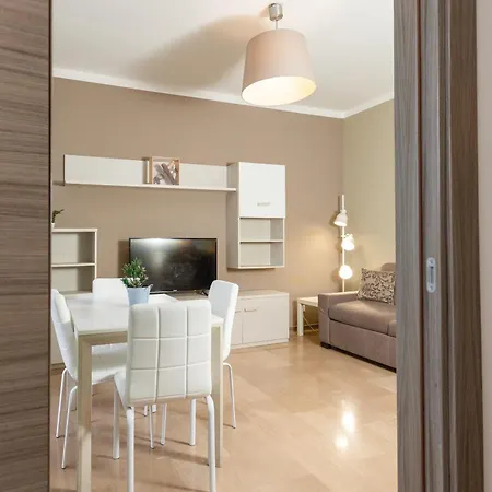 Apartment Honey Exclusive - Train Station - Near Center Milan