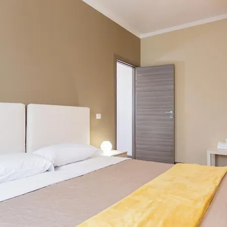 Honey Exclusive - Train Station - Near Center *