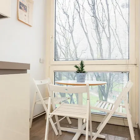 Honey Exclusive - Train Station - Near Center