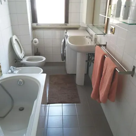 Beautiful And Spacious Two-room Apartman Milánó