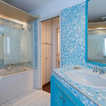 Xenia - Lovely In Corso Genova 10 Min From Duomo Milaan