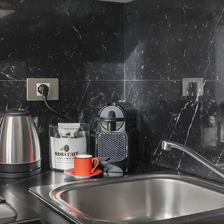 Luxury Design - 10 Minutes From Duomo شقة ميلان