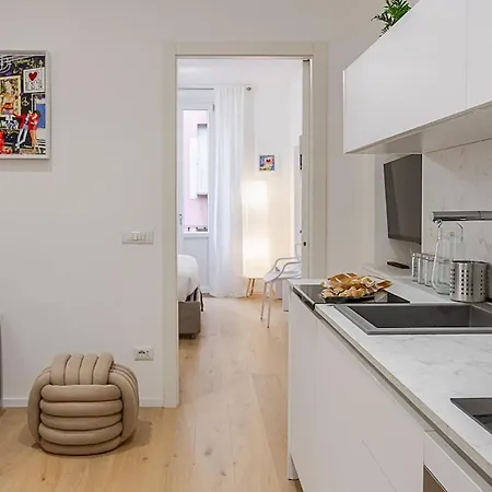 Appartement Art-filled In Centro Milan