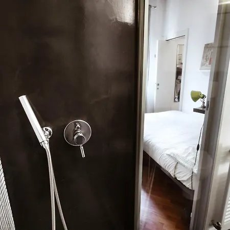 Cosy And Bright Flat In The Heart Of Porta Venezia Lägenhet