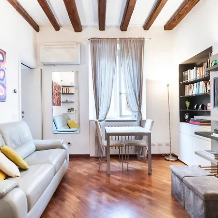 Cosy And Bright Flat In The Heart Of Porta Venezia