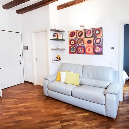 Cosy And Bright Flat In The Heart Of Porta Venezia Apartmán *