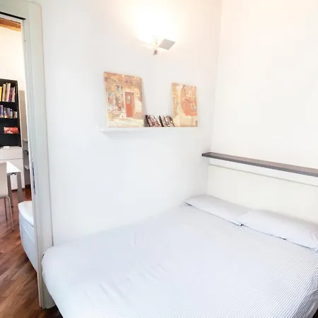 Cosy And Bright Flat In The Heart Of Porta Venezia * Milán