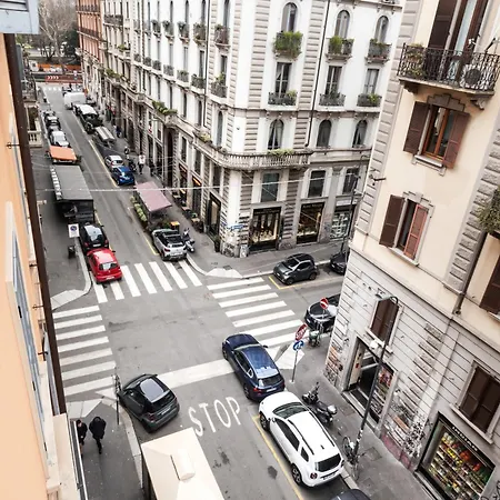 Cosy And Bright Flat In The Heart Of Porta Venezia Lägenhet