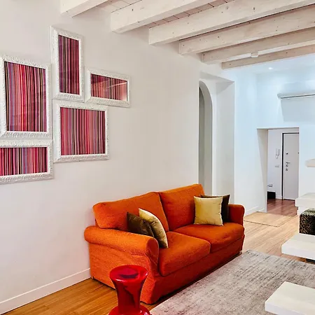 Riverside Loft Navigli - Spacious Two-bedroom アパート ミラノ