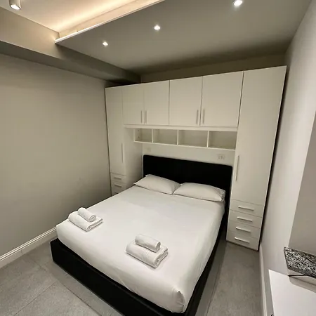 Lägenhet Xenia - Exclusive Three-room In Moscova Area Milano