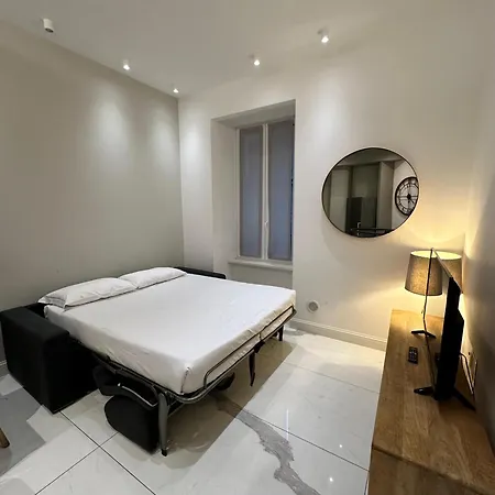 Xenia - Exclusive Three-room In Moscova Area Lägenhet