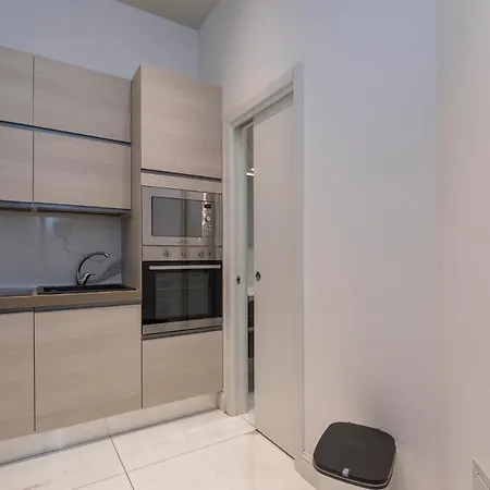 Xenia - Spacious Three-room In Moscova Area *