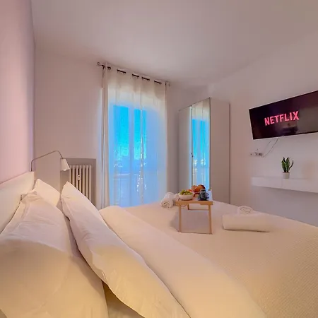 Apartament Spacious With Romantic Balcony And 2 Bathrooms
