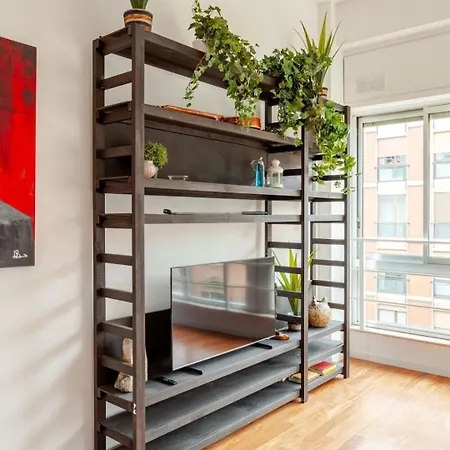 Elegante In Corso Garibaldi * Milão