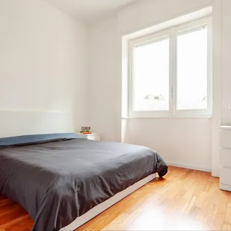 Elegante In Corso Garibaldi Apartamento Milão