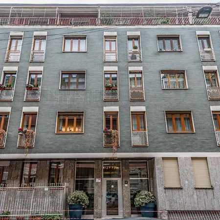 Via Carracci 6 2 Pax Wi-fi Apartment