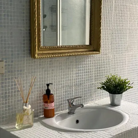 Exclusive Deluxe Between Duomo & San Siro *