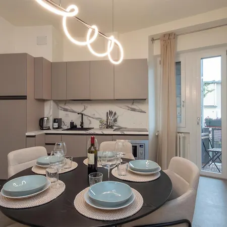 Apartament Spacious 2bdr With Balcony Arco-sempione Area, By Rentopolis *