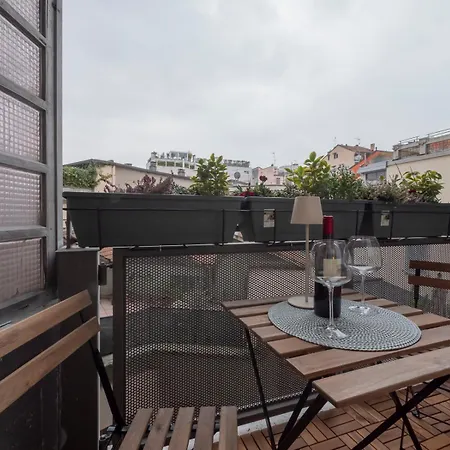 Spacious 2bdr With Balcony Arco-sempione Area, By Rentopolis * Mediolan