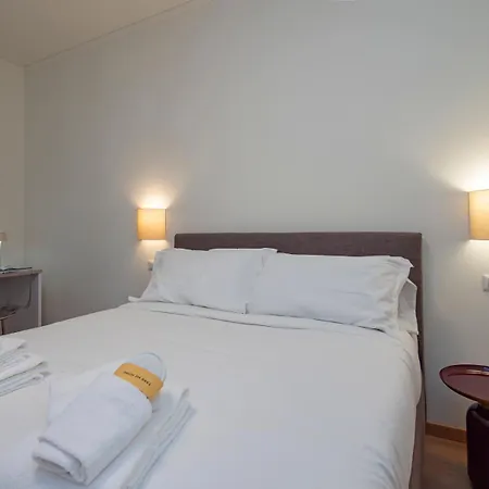 Spacious 2bdr With Balcony Arco-sempione Area, By Rentopolis Apartament Mediolan