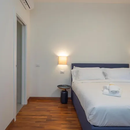 Spacious 2bdr With Balcony Arco-sempione Area, By Rentopolis Apartament Mediolan