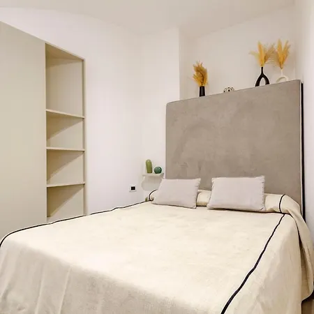 Duomo Stylish Double Near Metro Daire Milano