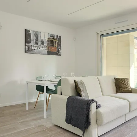 In Financial District 4 Pax