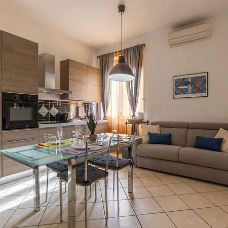 La Tana Di Mart - Zona Navigli - Vicino Metro Apartament