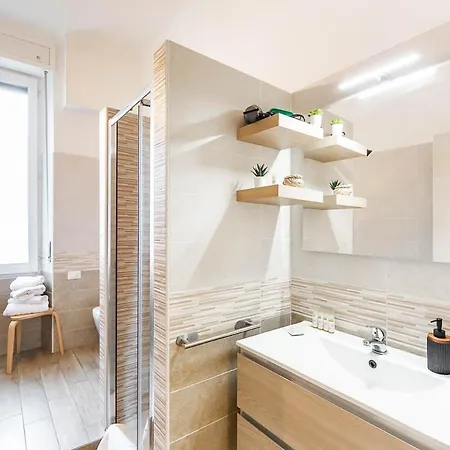 Duomo 10 Minuti Family House 5 Pax Balcone Wifi
