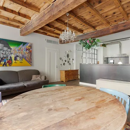 Brera - Castello - Ampio Bilocale Centro Apartman *