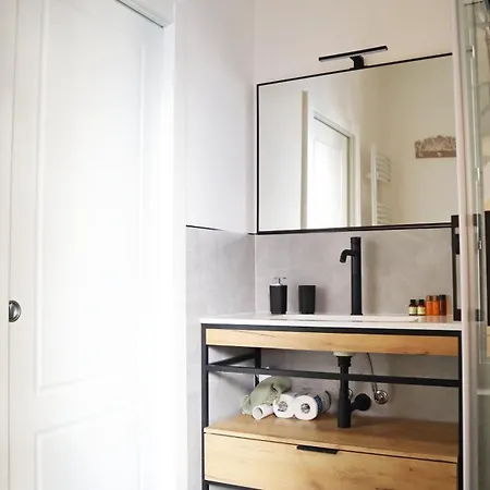 Comfort Porta Venezia Διαμέρισμα *