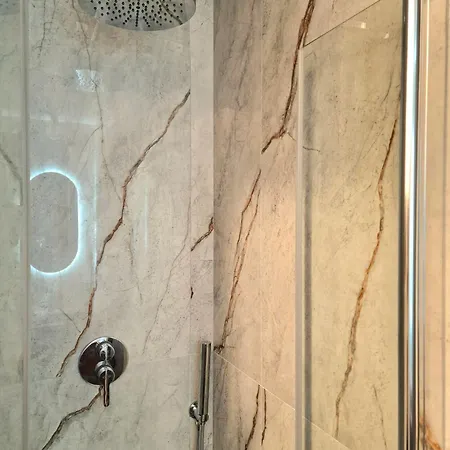 Luxury - Arnaboldi 4 아파트 *
