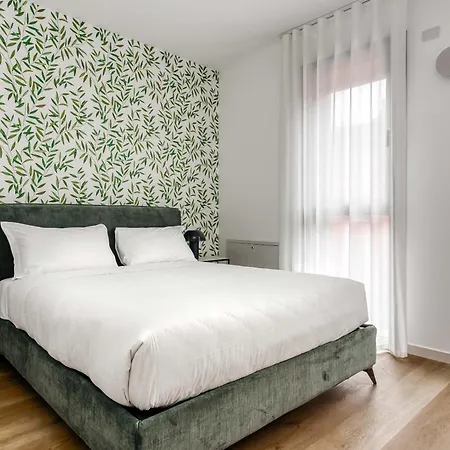 Limehome Park Towers *