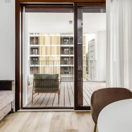 Limehome Park Towers *