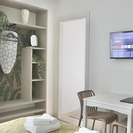 Tiny Attic, Corso Buenosaires, 6min To Duomo 3* Milano