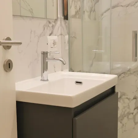 Tiny Attic, Corso Buenosaires, 6min To Duomo Apart Otel 3*