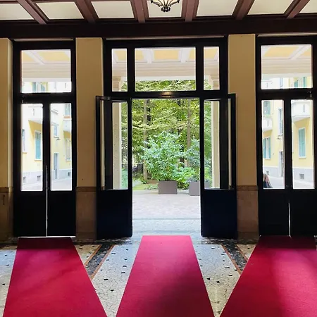 Regina By The Blue Twins Daire *