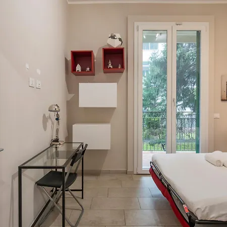 I Host - Cucchi 7 * Μιλάνο