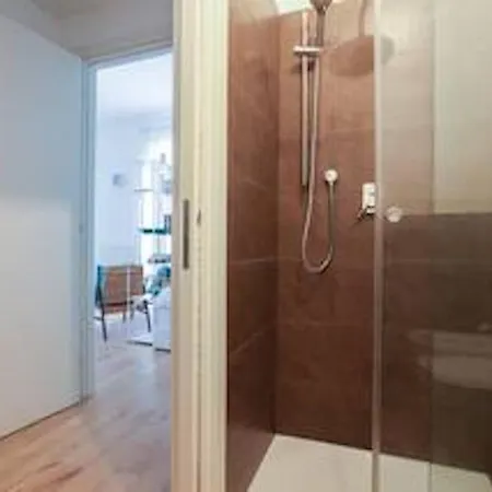 Apartment Hozyhome Isola District *