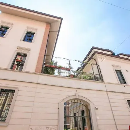 Hozyhome Isola District Apartment Milan